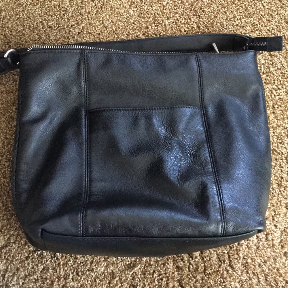 Tommy bahama leather purse. Black hand purse.